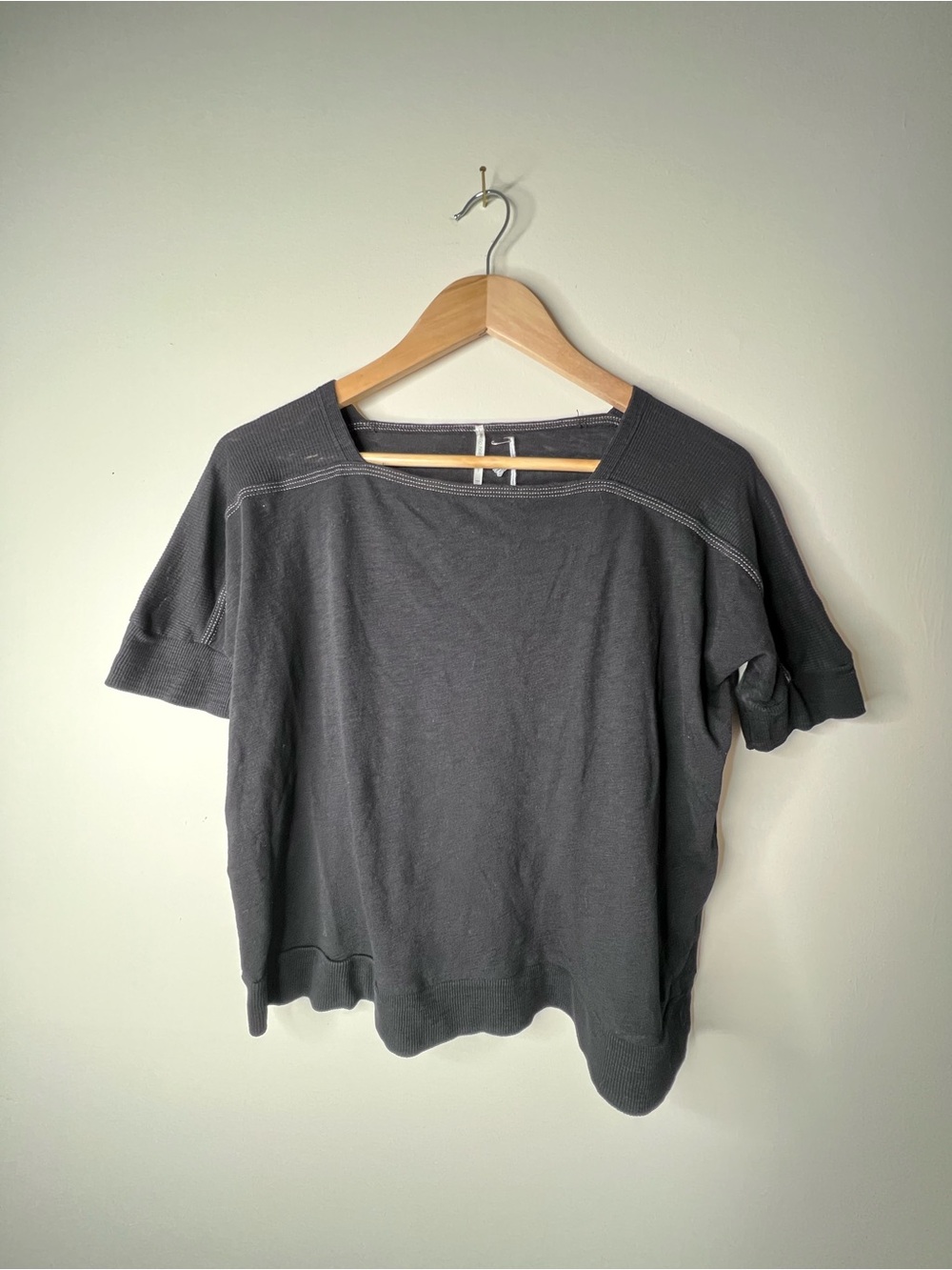 NWT Hello Nite Relaxed Short-Sleeve Boxy Tee - Charcoal